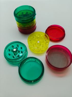 Acrylic 5 part grinder
Rasta Colours 40 mm