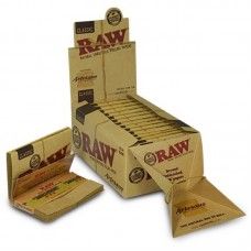 RAW's Artesano Papers  includes 1 1/4 papers, tips and a paper rolling tray.
