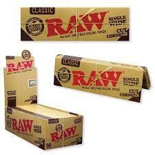 Standard Size Rolling Papers with Cut Corners making it easier for 'tucking'.